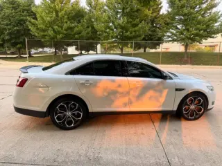 Ford Taurus 2016