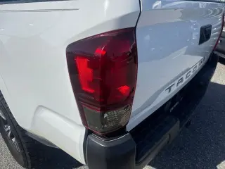 Toyota Tacoma 2018 4x2 SR 4dr con cabina de 6.1 pies de largo