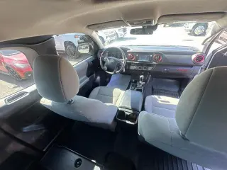 Toyota Tacoma 2018 4x2 SR 4dr con cabina de 6.1 pies de largo