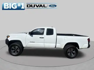 Toyota Tacoma 2018 4x2 SR 4dr con cabina de 6.1 pies de largo