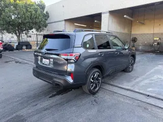 Subaru Forester 2025 AWD Limitado Híbrido 4dr Crossover