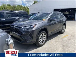 Toyota RAV4 2024 AWD XLE Premium 4dr SUV