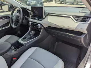 Toyota RAV4 2024 AWD XLE Premium 4dr SUV
