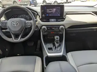 Toyota RAV4 2024 AWD XLE Premium 4dr SUV