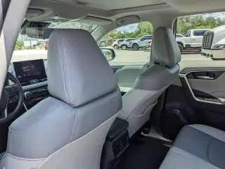 Toyota RAV4 2024 AWD XLE Premium 4dr SUV