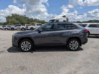 Toyota RAV4 2024 AWD XLE Premium 4dr SUV
