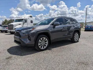 Toyota RAV4 2024 AWD XLE Premium 4dr SUV