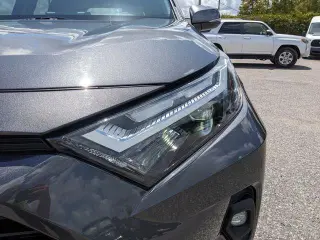 Toyota RAV4 2024 AWD XLE Premium 4dr SUV