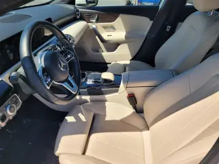 Mercedes-Benz Clase A 2020 A 220 4dr Sedán