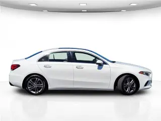 Mercedes-Benz Clase A 2020 A 220 4dr Sedán