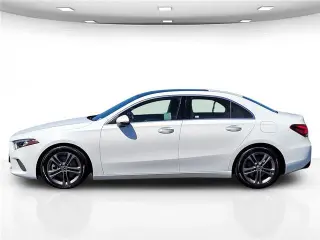 Mercedes-Benz Clase A 2020 A 220 4dr Sedán