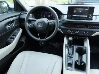 Honda Accord 2025 LX 4dr Sedán