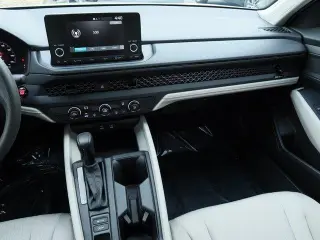 Honda Accord 2025 LX 4dr Sedán