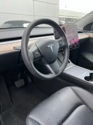 Tesla Model Y 2025 AWD Largo Alcance 4dr Crossover