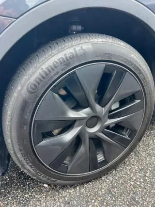Tesla Model Y 2025 AWD Largo Alcance 4dr Crossover