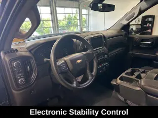 Chevrolet Silverado 1500 2021 4x4 Custom 4dr Crew Cab 5.8 ft. SB