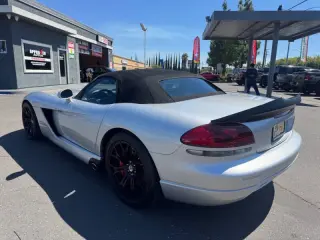 2005 Dodge Viper