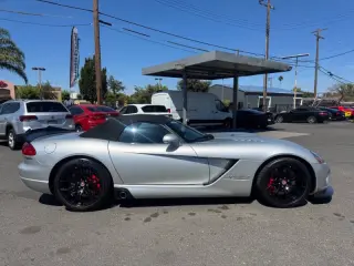 2005 Dodge Viper