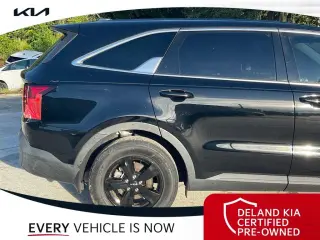 Kia Sorento 2023 LX 4dr SUV