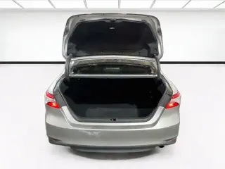 Toyota Camry 2018 LE 4dr Sedán