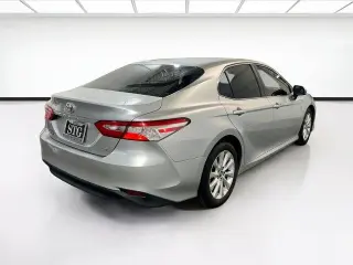 Toyota Camry 2018 LE 4dr Sedán