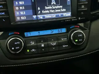 Toyota RAV4 Hybrid 2016 AWD XLE 4dr SUV