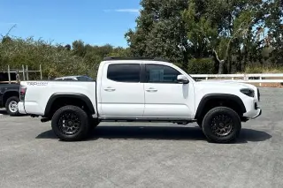 Toyota Tacoma 2019 4x4 TRD Off-Road 4dr Double Cab 5.0 ft SB 6A