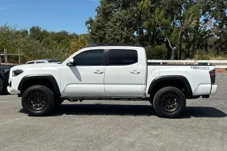 Toyota Tacoma 2019 4x4 TRD Off-Road 4dr Double Cab 5.0 ft SB 6A