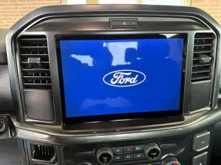 Ford F-150 2017 4x4 XLT 4dr SuperCrew 5.5 ft. SB