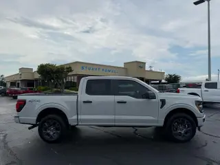 Ford F-150 2017 4x4 XLT 4dr SuperCrew 5.5 ft. SB