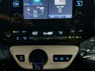Toyota Prius Prime 2017 Plus 4 Hatchback