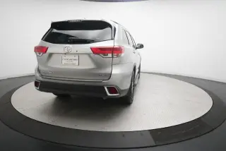 Toyota Highlander 2018 AWD XLE 4dr SUV