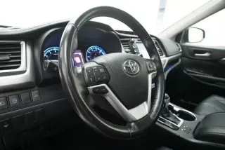 Toyota Highlander 2018 AWD XLE 4dr SUV