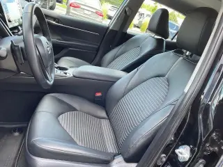 Toyota Camry 2024 con tracción en las cuatro ruedas SE 4dr Sedan