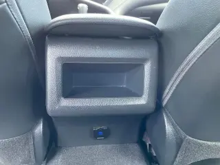 Toyota Camry 2024 con tracción en las cuatro ruedas SE 4dr Sedan
