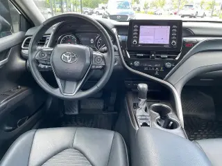 Toyota Camry 2024 con tracción en las cuatro ruedas SE 4dr Sedan