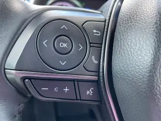 Toyota Camry 2024 con tracción en las cuatro ruedas SE 4dr Sedan