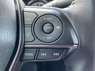 Toyota Camry 2024 con tracción en las cuatro ruedas SE 4dr Sedan
