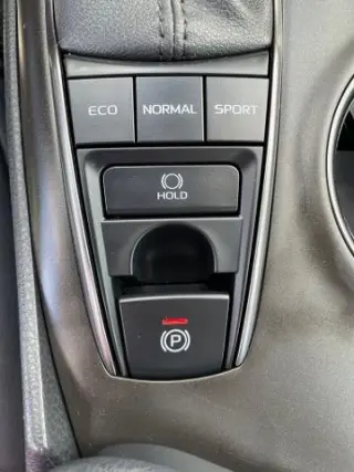Toyota Camry 2024 con tracción en las cuatro ruedas SE 4dr Sedan