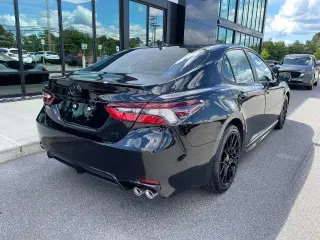 Toyota Camry 2024 con tracción en las cuatro ruedas SE 4dr Sedan