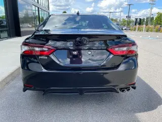 Toyota Camry 2024 con tracción en las cuatro ruedas SE 4dr Sedan
