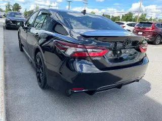 Toyota Camry 2024 con tracción en las cuatro ruedas SE 4dr Sedan