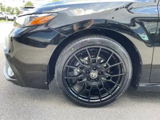 Toyota Camry 2024 con tracción en las cuatro ruedas SE 4dr Sedan