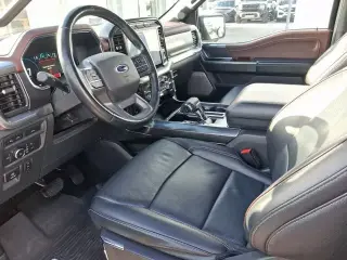 Ford F-150 2022 4x4 Lariat 4dr SuperCrew 5.5 ft. SB