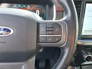 Ford F-150 2022 4x4 Lariat 4dr SuperCrew 5.5 ft. SB