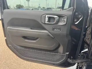 2025 Jeep Gladiator