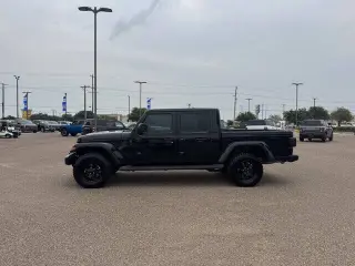 2025 Jeep Gladiator