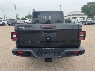 2025 Jeep Gladiator