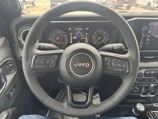 2025 Jeep Gladiator