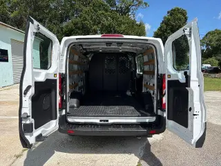 Ford Transit 2025 250 3dr SWB Techo Bajo Furgón de Carga